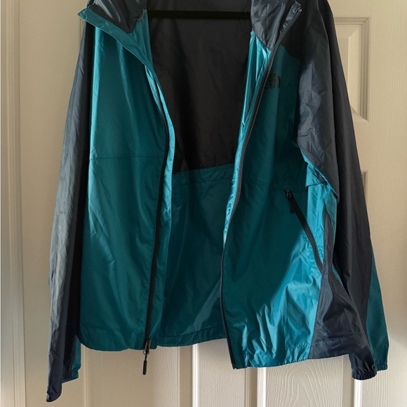 NWOT - The North Face Navy and Black Rain Jacket - Picture 1 of 4